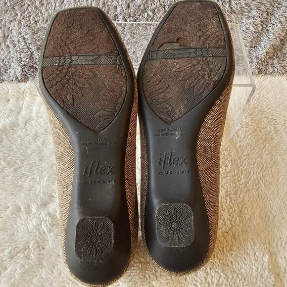 Anne Klein Women's iflex Jette Flower Fabric Slip On Mini Kitten Heel 7.5M Brown - Picture 5 of 6